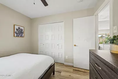 8637 E Weldon Avenue, Scottsdale, AZ 85251 - Photo 14