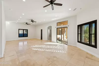 11407 E Bellflower Court, Chandler, AZ 85249 - Photo 8