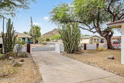 2234 E Paradise Drive, Phoenix, AZ 85028 - Photo 6