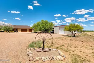 4757 E Dead Coyote Ln, Hereford, AZ 85615 - Photo 2