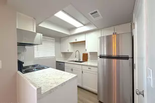2013 N Hunt Cir, Mesa, AZ 85203 - Photo 6