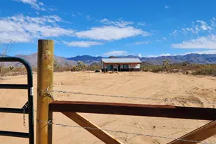 14176 S Nash Rd, Yucca, AZ 86438 - Photo 2