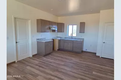 14176 S Nash Road, Yucca, AZ 86438 - Photo 8
