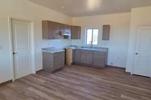 14176 S Nash Rd, Yucca, AZ 86438 - Photo 8