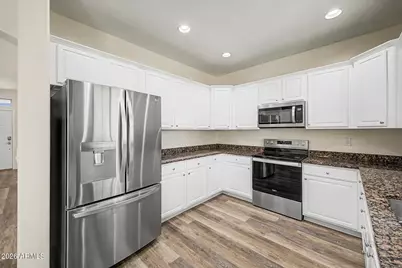 17681 W Molly Lane, Surprise, AZ 85387 - Photo 8