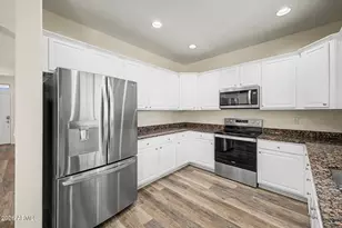17681 W Molly Ln, Surprise, AZ 85387 - Photo 8