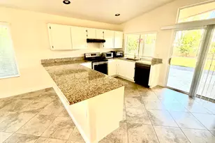 3527 E Kristal Way, Phoenix, AZ 85050 - Photo 4