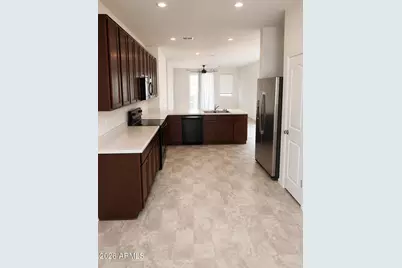 12552 W Midway Avenue, Glendale, AZ 85307 - Photo 2