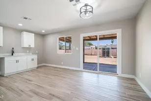 7727 W Earll Dr, Phoenix, AZ 85033 - Photo 8