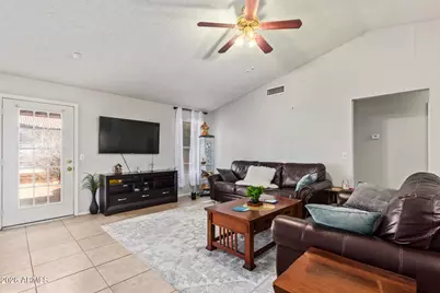 10096 N 63rd Avenue, Glendale, AZ 85302 - Photo 8
