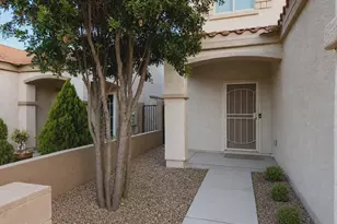 8773 W Dahlia Dr, Peoria, AZ 85381 - Photo 2