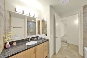 7121 E Rancho Vista Dr, Scottsdale, AZ 85251 - Photo 12