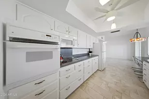 10901 W Hibiscus Dr, Sun City, AZ 85373 - Photo 14