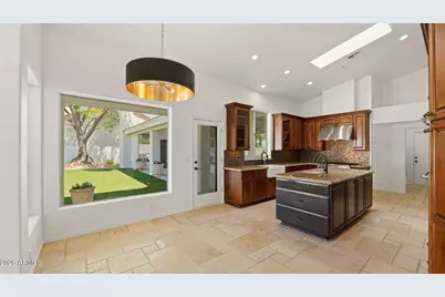 8638 E Dahlia Drive, Scottsdale, AZ 85260 - Photo 16