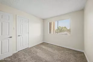 3810 N Maryvale Pkwy, Phoenix, AZ 85031 - Photo 20