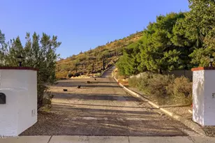 4852 W El Cortez Pl, Phoenix, AZ 85083 - Photo 2