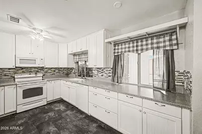 14011 N Newcastle Drive, Sun City, AZ 85351 - Photo 6