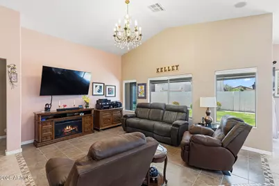 629 W Desert Valley Drive, San Tan Valley, AZ 85143 - Photo 10