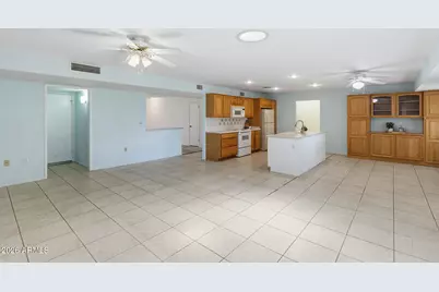10339 W Prairie Hills Circle, Sun City, AZ 85351 - Photo 24