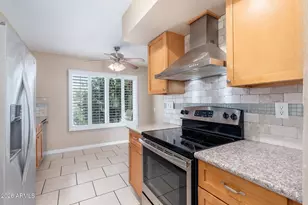 9858 W Silver Bell Dr, Sun City, AZ 85351 - Photo 16