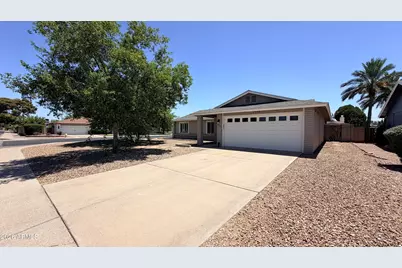 2303 S Cottonwood Drive, Tempe, AZ 85282 - Photo 2