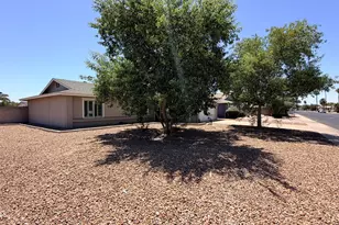 2303 S Cottonwood Dr, Tempe, AZ 85282 - Photo 4