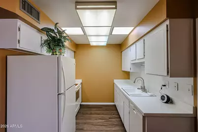13071 N 100th Drive, Sun City, AZ 85351 - Photo 14