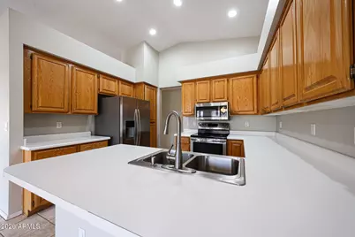 6320 W Paradise Lane, Glendale, AZ 85306 - Photo 4