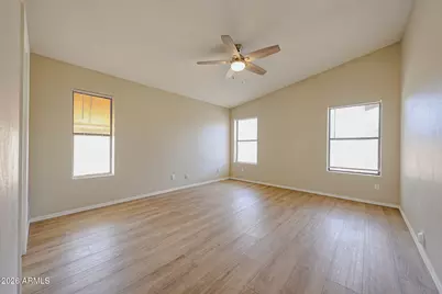 6320 W Paradise Lane, Glendale, AZ 85306 - Photo 2