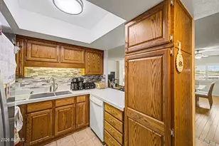 10330 W Thunderbird Blvd, Sun City, AZ 85351 - Photo 12
