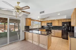 2262 S Emerson Cir, Mesa, AZ 85210 - Photo 12