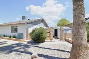 2262 S Emerson Cir, Mesa, AZ 85210 - Photo 34