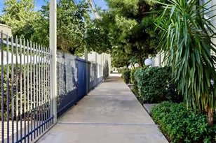 4411 N 40th St, Phoenix, AZ 85018 - Photo 2