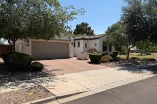4613 E Portola Valley Dr, Gilbert, AZ 85297 - Photo 2