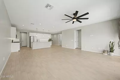 913 S 108th Avenue, Avondale, AZ 85323 - Photo 2