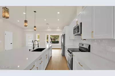 116 E Helena Drive, Phoenix, AZ 85022 - Photo 12