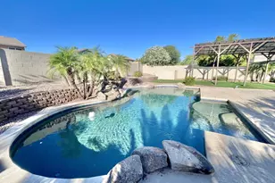 537 E Lakeview Dr, San Tan Valley, AZ 85143 - Photo 2