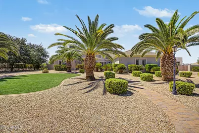 2347 E Sanoque Court, Gilbert, AZ 85298 - Photo 4