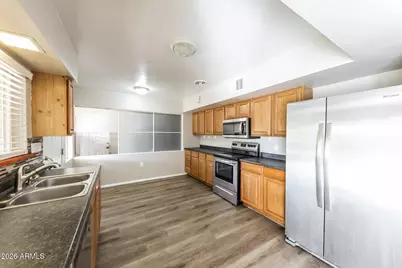 2301 W Village Drive, Phoenix, AZ 85023 - Photo 10