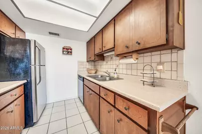 9645 W Mountain View Road #B, Peoria, AZ 85345 - Photo 14