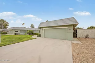 10419 W Campana Dr, Sun City, AZ 85351 - Photo 2