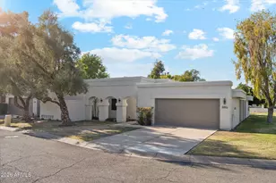 8882 N 82nd Ln, Scottsdale, AZ 85258 - Photo 2