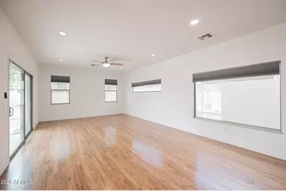 7111 S 21st Drive, Phoenix, AZ 85041 - Photo 6