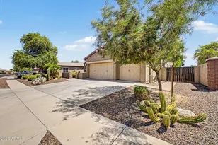 19345 W Medlock Dr, Litchfield Park, AZ 85340 - Photo 4