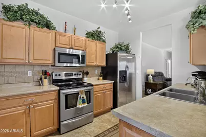 566 E Renegade Place, San Tan Valley, AZ 85143 - Photo 6