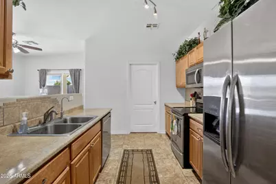 566 E Renegade Place, San Tan Valley, AZ 85143 - Photo 8