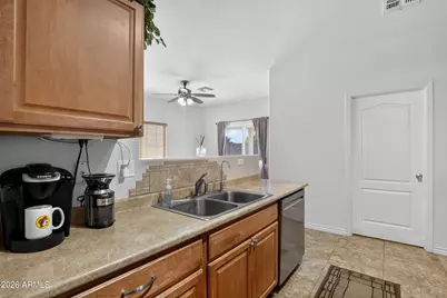 566 E Renegade Place, San Tan Valley, AZ 85143 - Photo 10