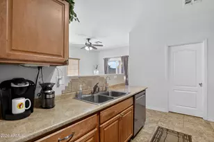 566 E Renegade Pl, San Tan Valley, AZ 85143 - Photo 10