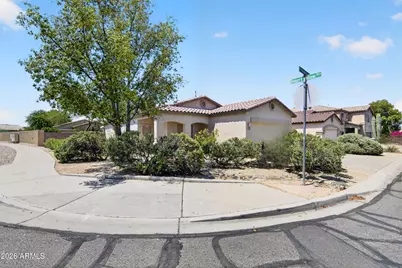 566 E Renegade Place, San Tan Valley, AZ 85143 - Photo 4