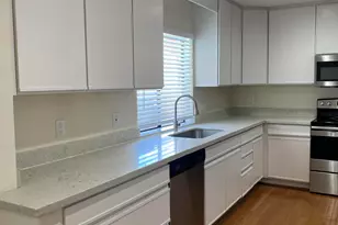 1910 E Winter Dr, Phoenix, AZ 85020 - Photo 8